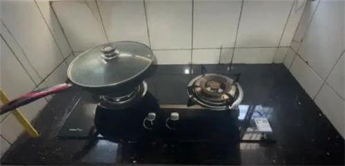 315调查 老人查号修家电遭坑，暗访揭露114优先报号内幕——交钱即上榜，资质无人验